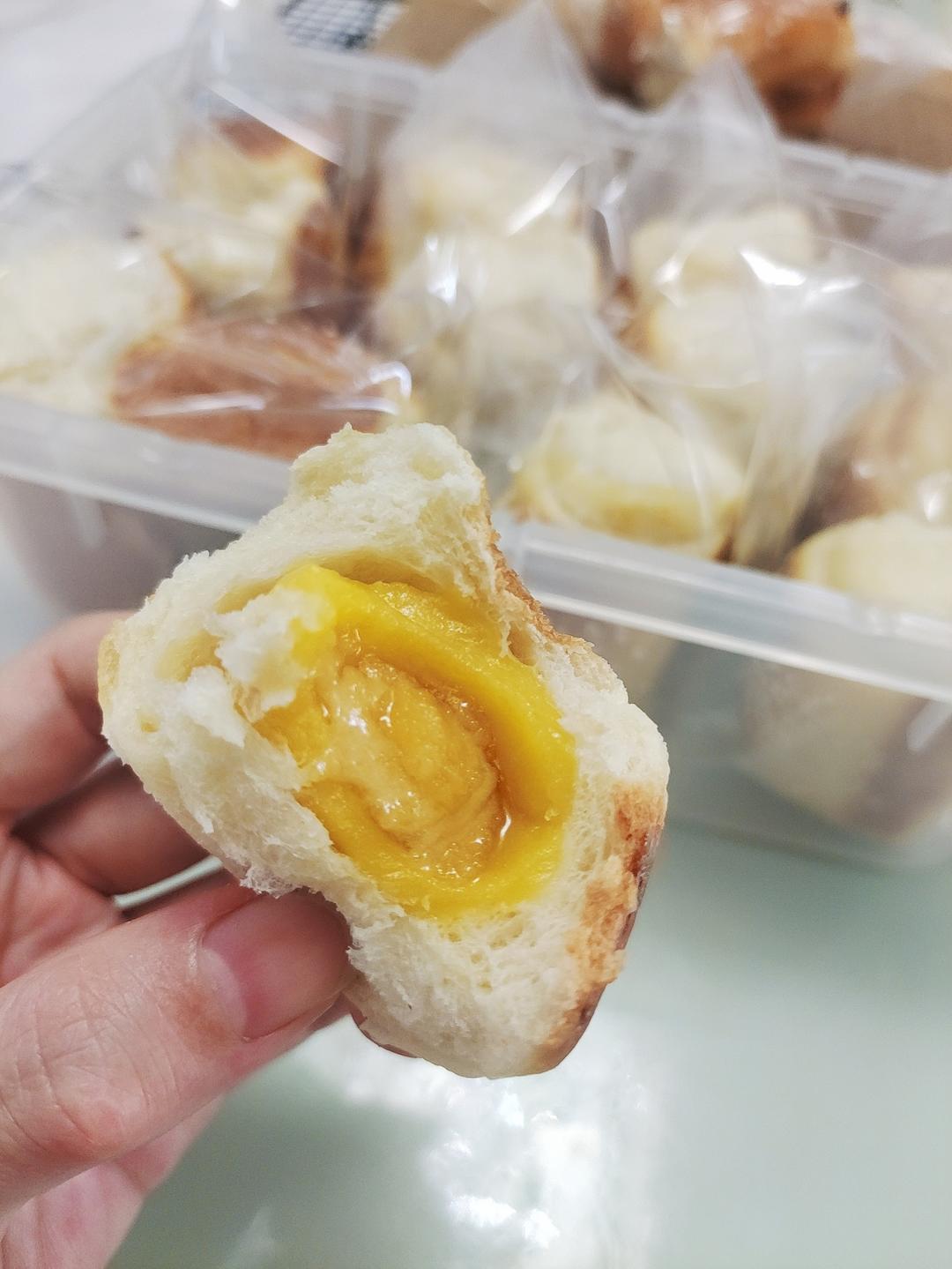 超拉丝奶香面包卷柔软小餐包