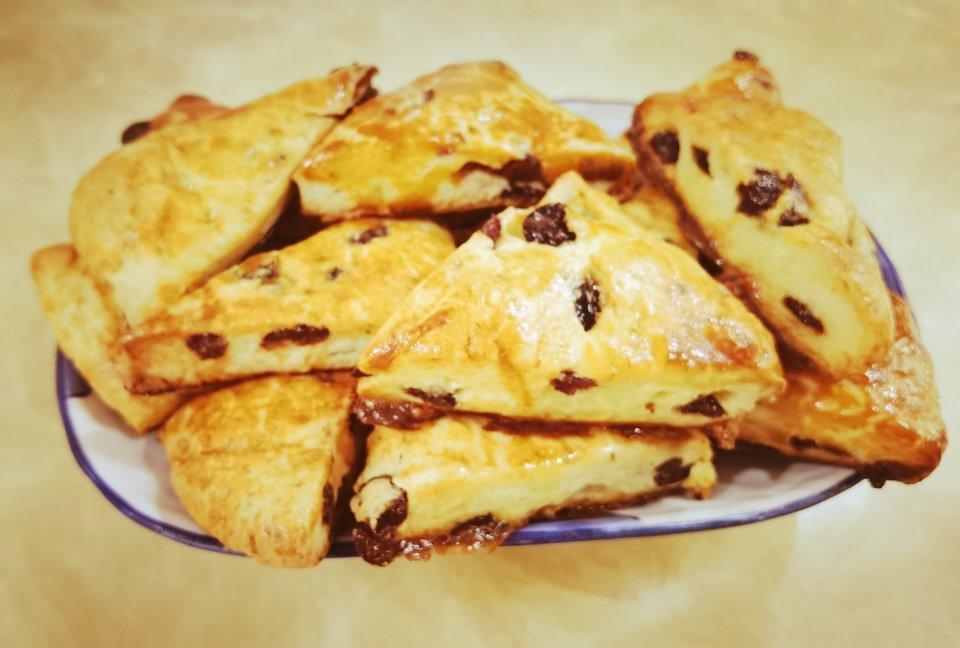 免揉面蔓越莓司康，任何面粉都能成功，15分钟搞定早餐