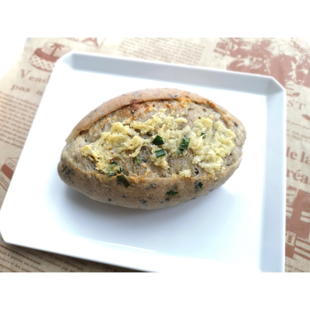 『别有深味』简单版法式黑芝麻蒜香咸面包
