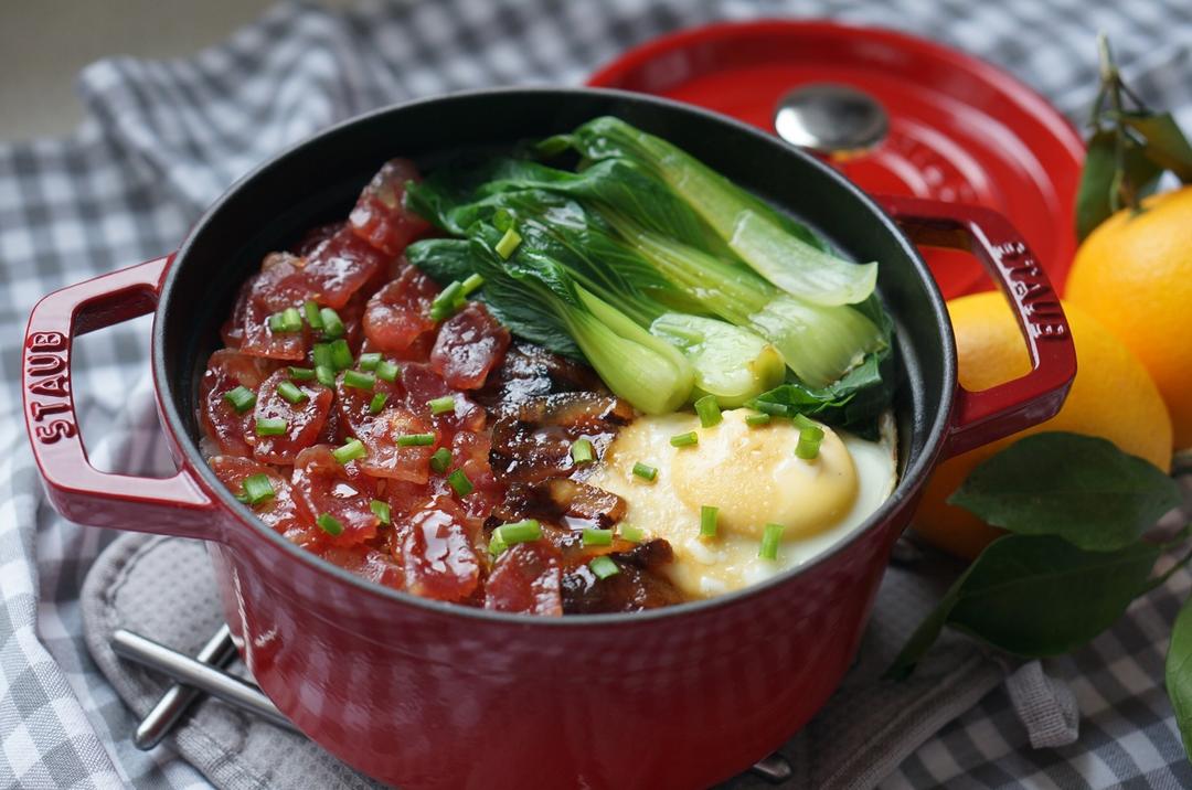 铸铁锅腊肠煲仔饭