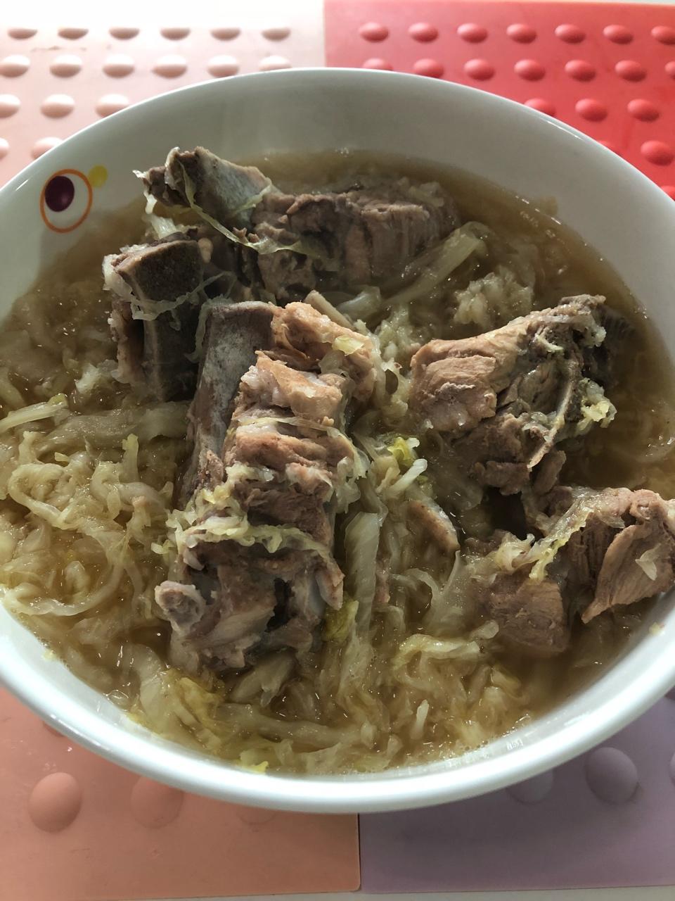猪脊骨炖酸菜