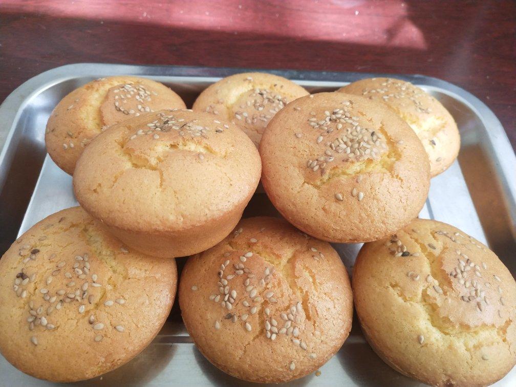 人生若只如初见h3kr做的老式鸡蛋糕低油版出炉脆皮蛋香浓郁