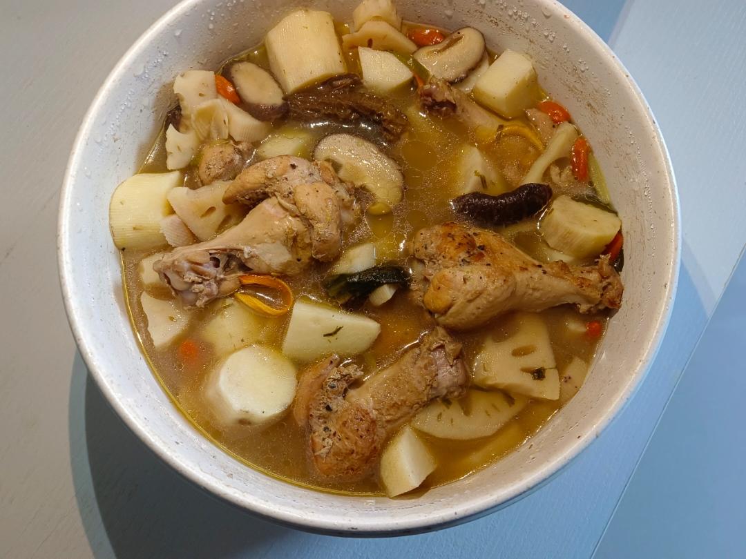 菌菇山药鸡腿汤 | 健康·三餐