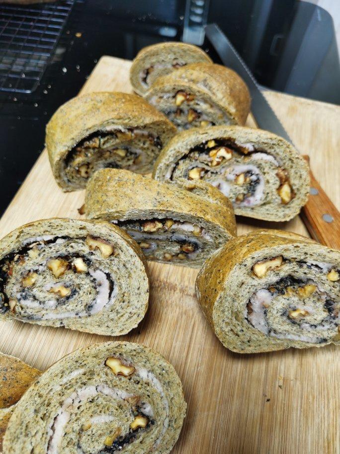 风靡代购店的新疆果仁大列巴