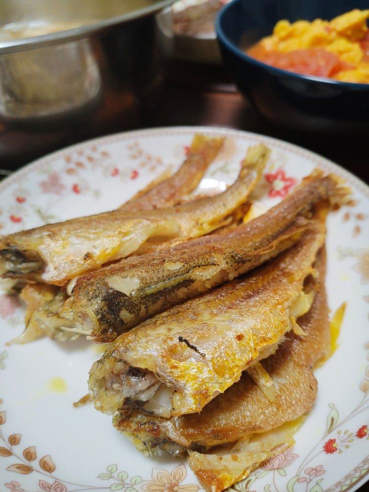 香煎小黄鱼