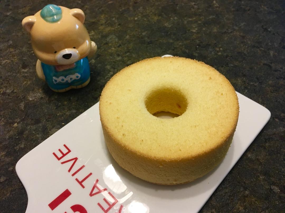 超简单完美戚风蛋糕（6寸2蛋）附打发、翻拌、脱模视频