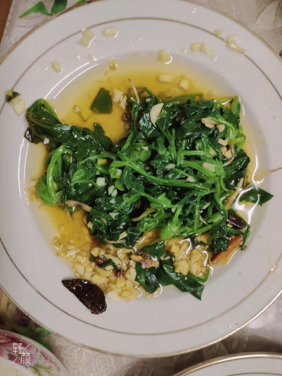 凉拌菠菜(家传秘方)