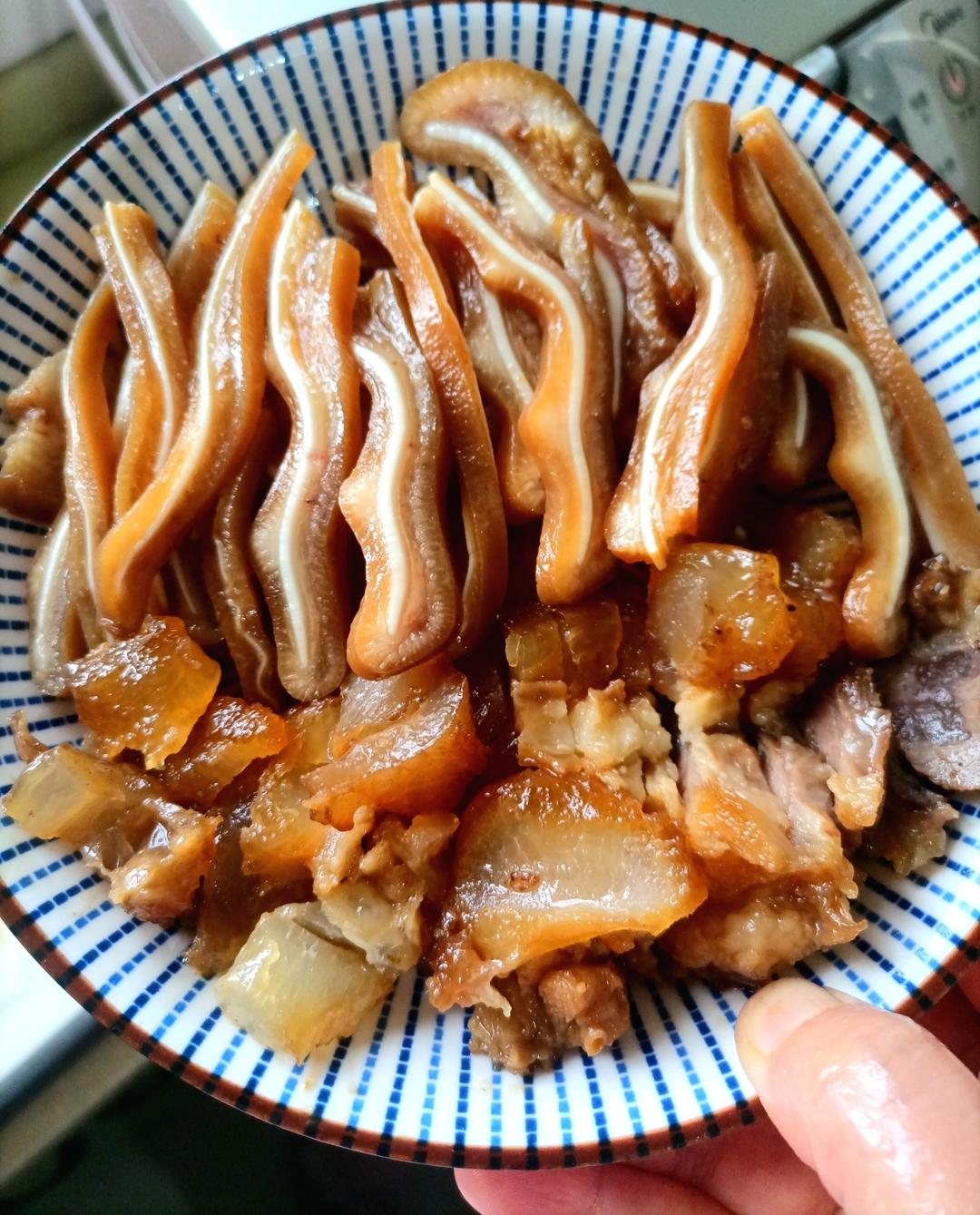 简单好吃的卤猪耳朵