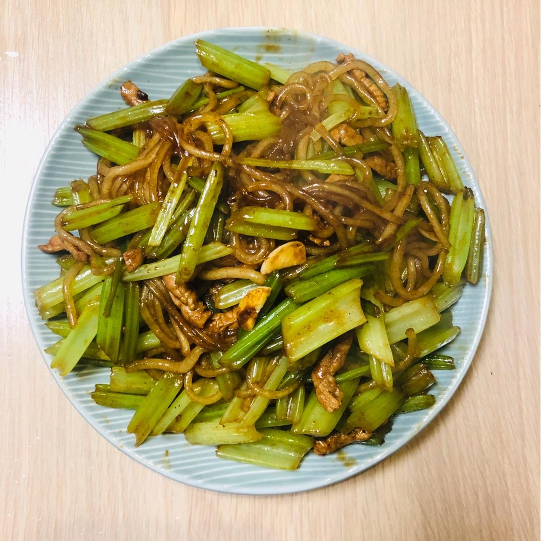 芹菜炒粉条