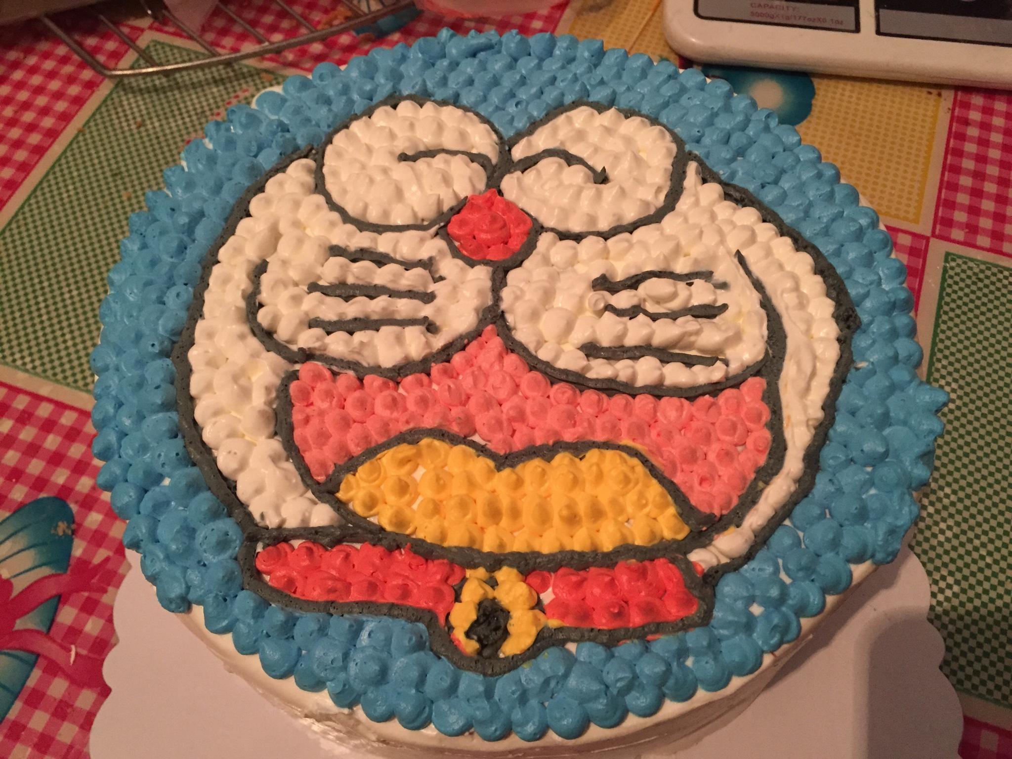 哆啦A梦裱花蛋糕的做法 步骤5