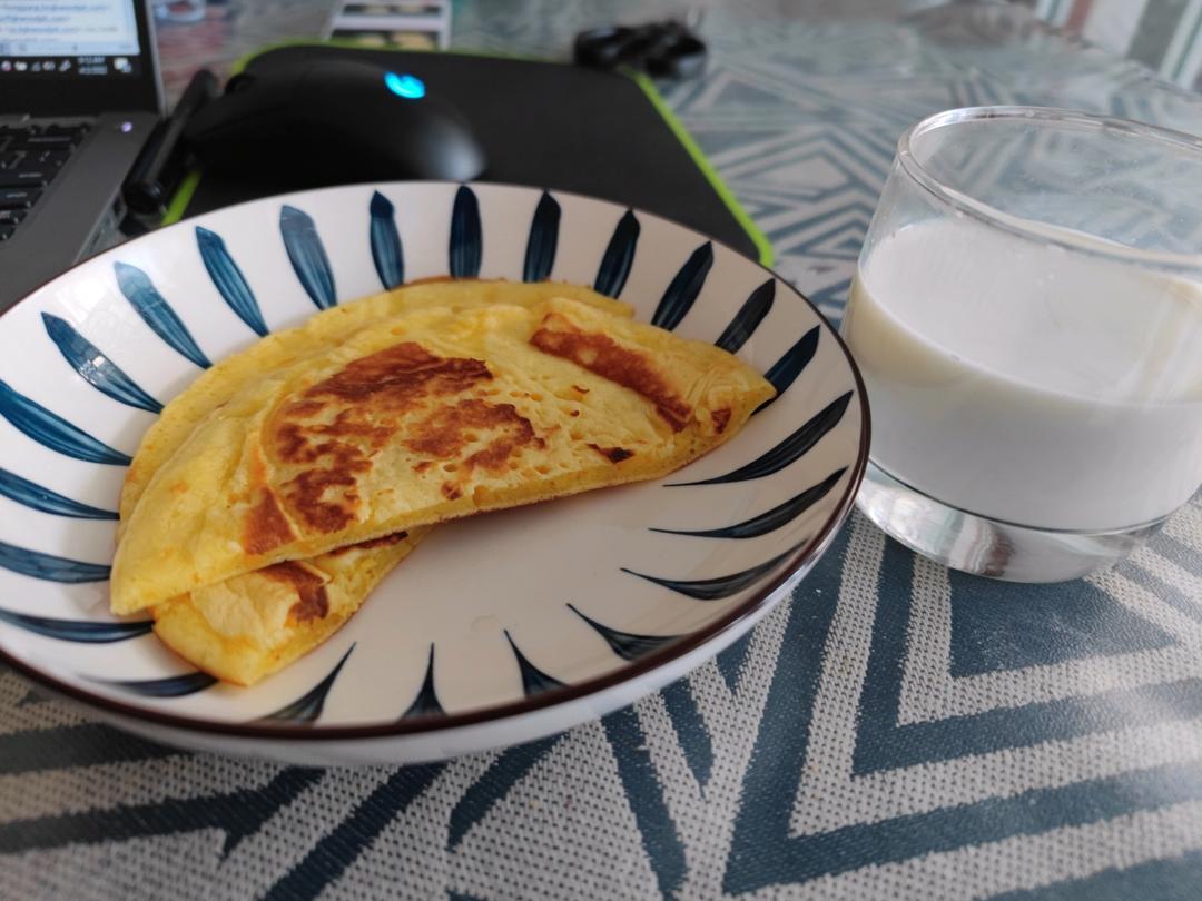 早起十分钟，给宝贝做一份低糖少油的美味早餐饼——牛奶小饼（多动图，孔瑶的食谱）