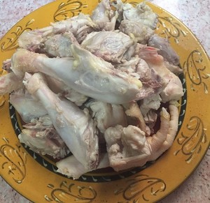 海参淮山炖鸡汤的做法 步骤7