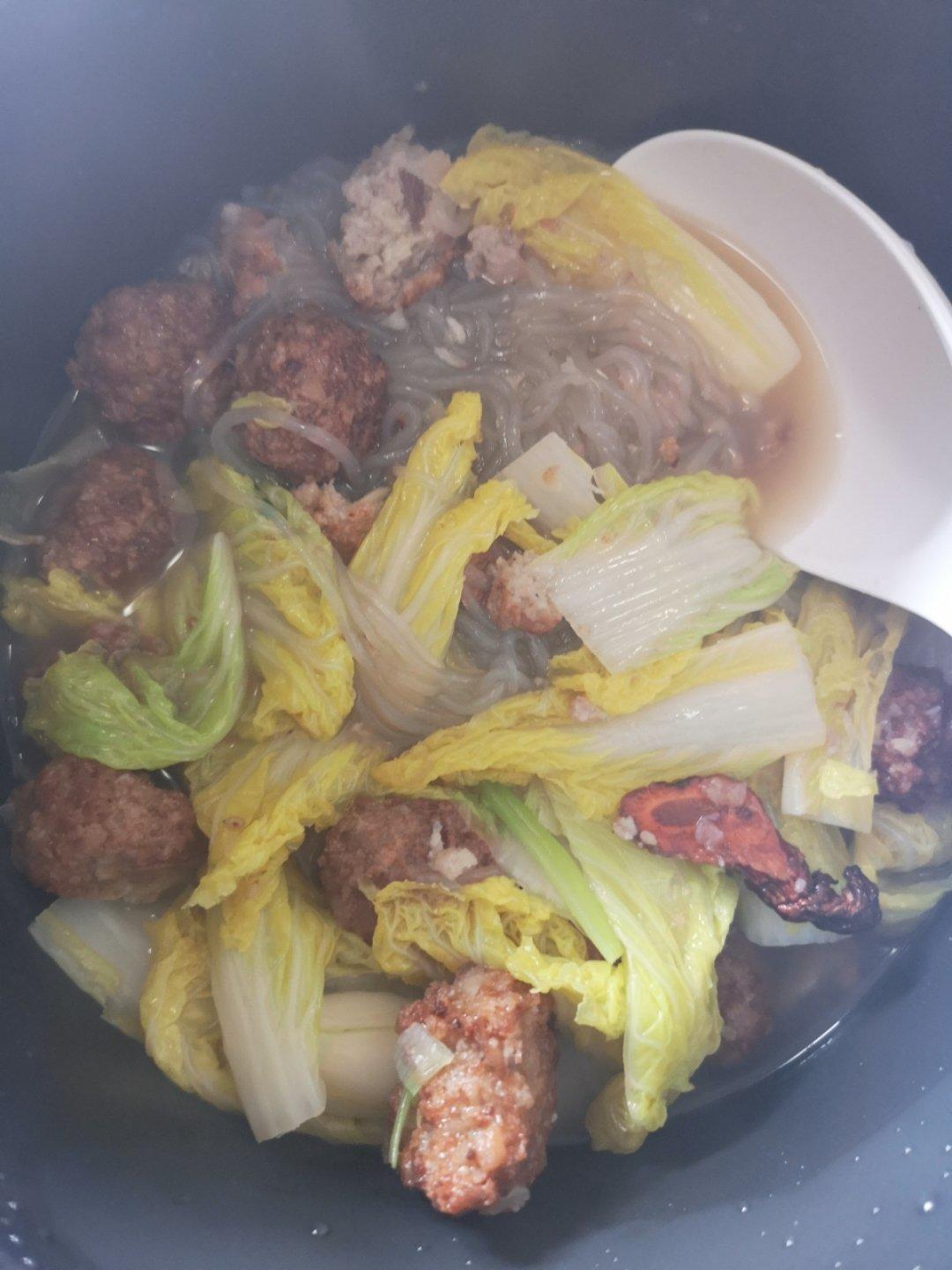 白菜丸子粉丝汤