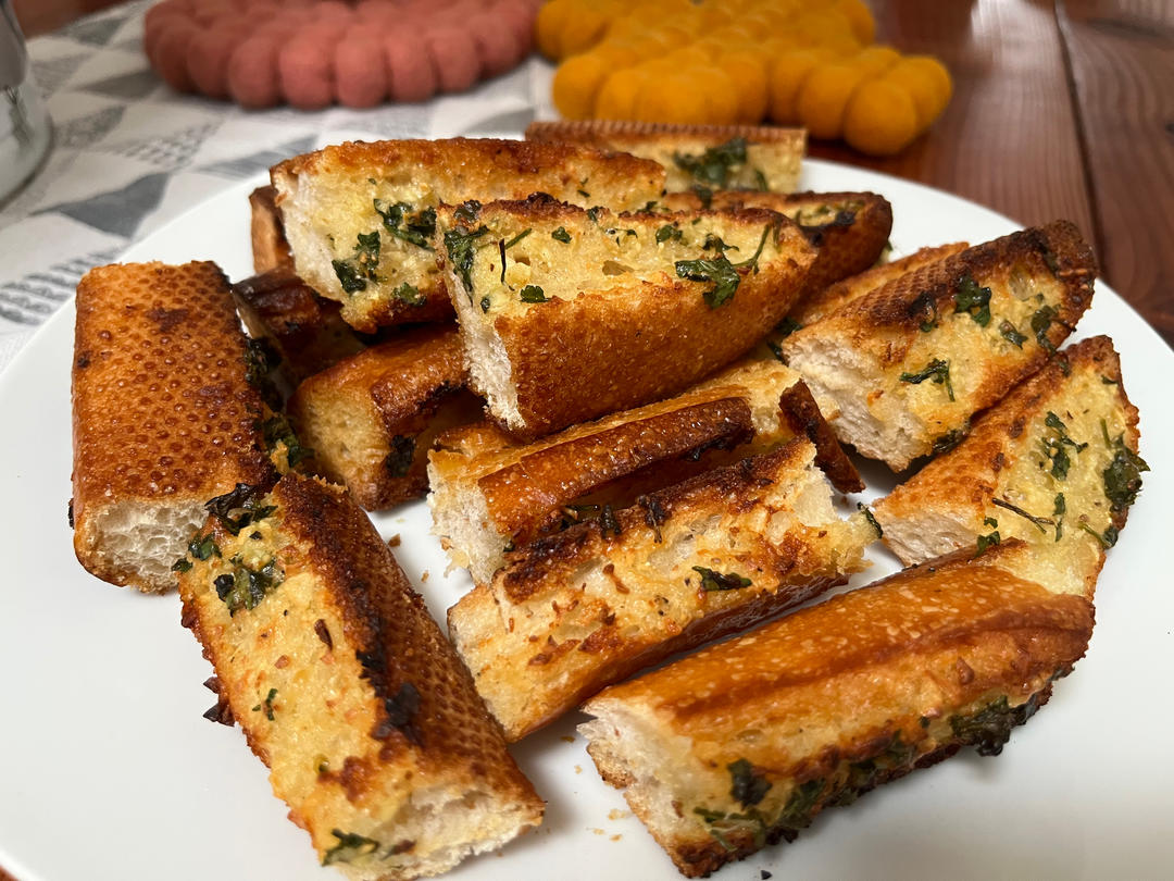 Garlic Bread 蒜香面包的做法