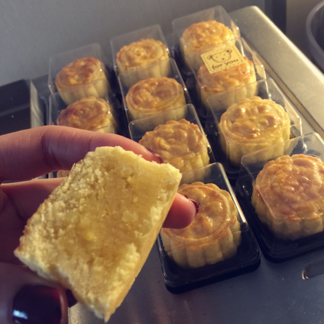 还原半岛奶黄月饼