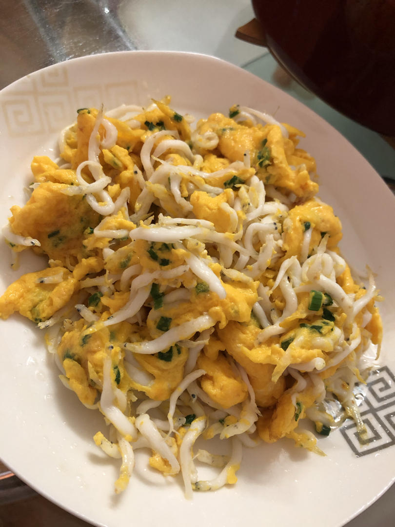 银鱼炒蛋