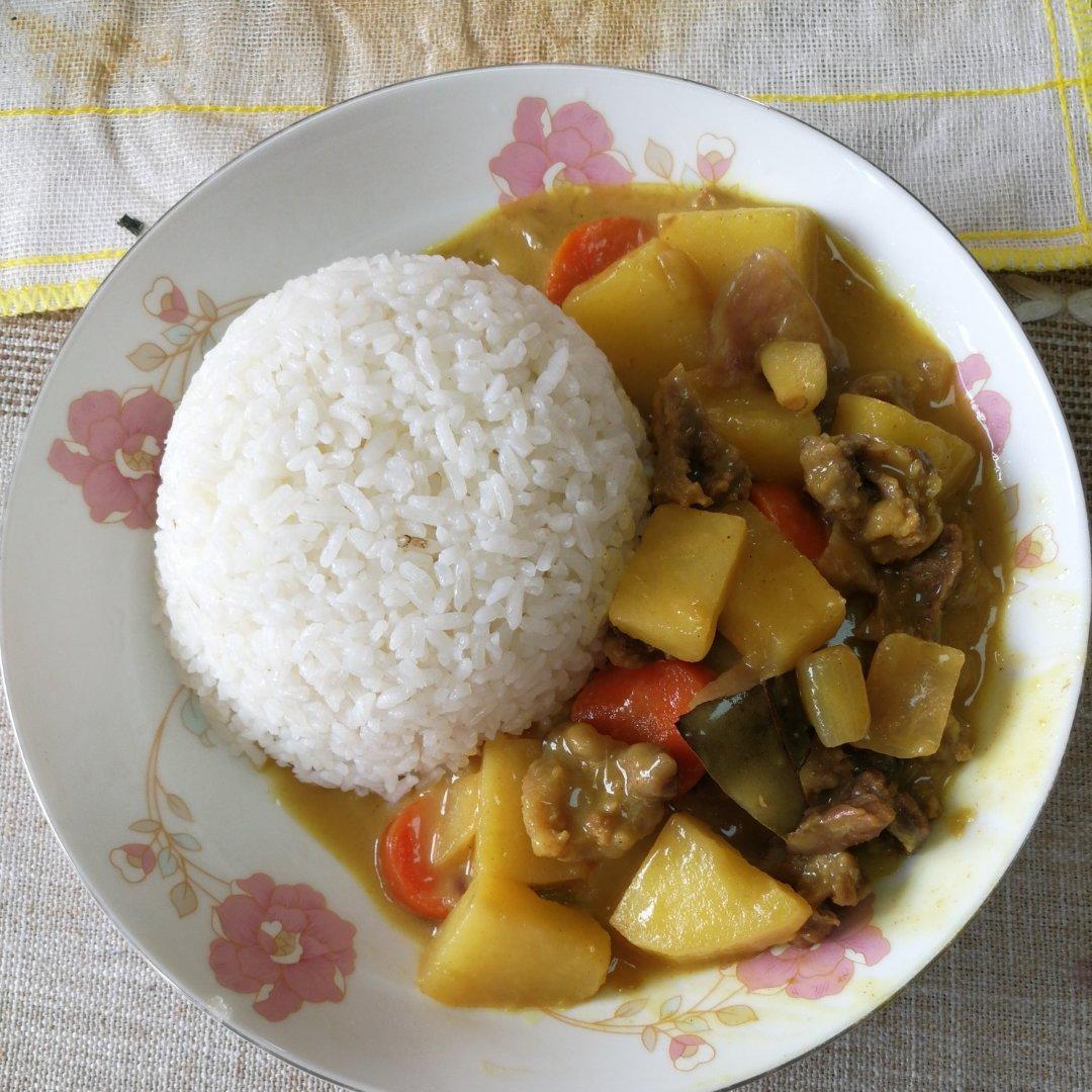 土豆咖喱牛肉