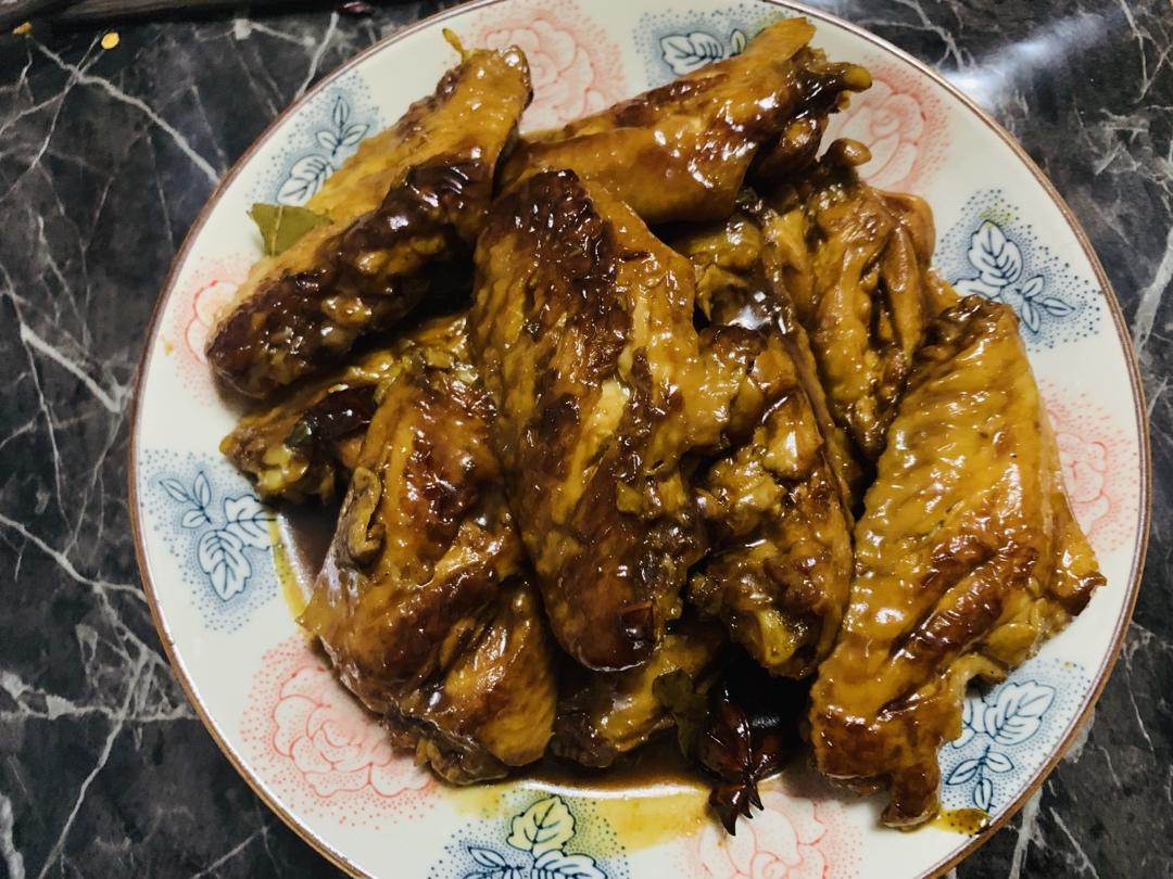 厨师长教你：“可乐鸡翅”的家常做法，味道鲜嫩可口，先收藏起来