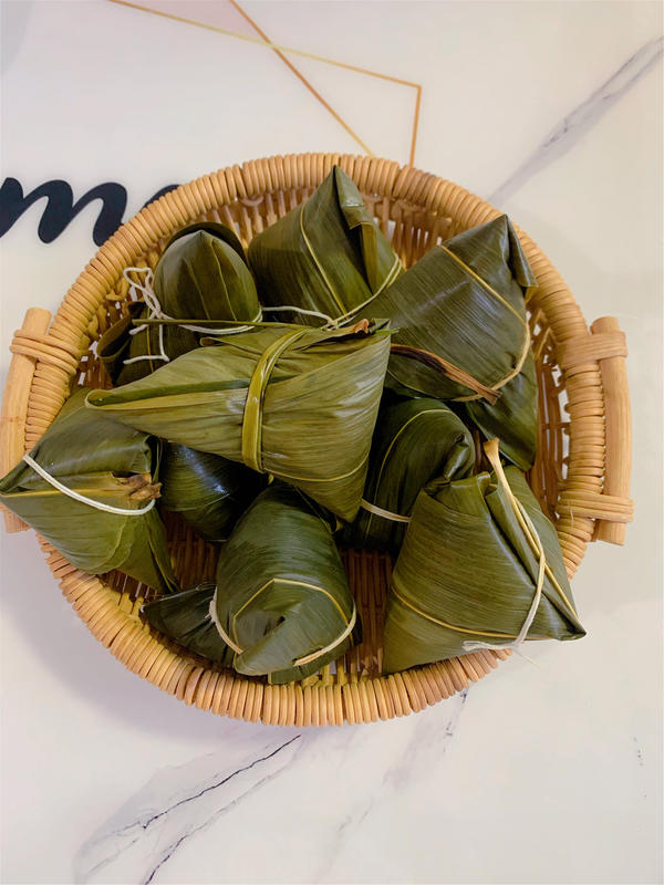 黄豆粽.蜜枣粽.花生粽.肉粽子(附粽子包法)