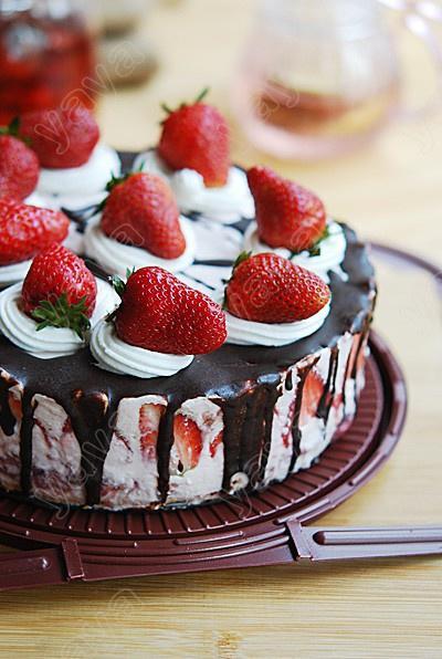 草莓慕斯蛋糕的做法