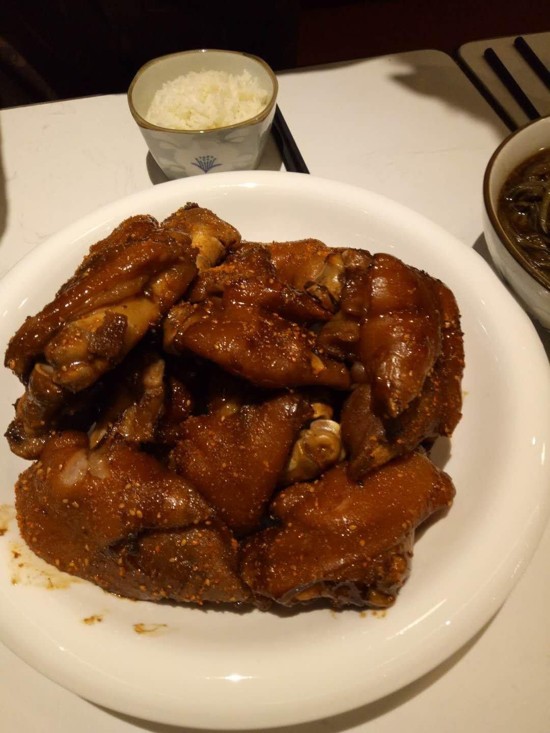 饭店级别的烤猪蹄，教你轻松做出两种口味的烤猪蹄