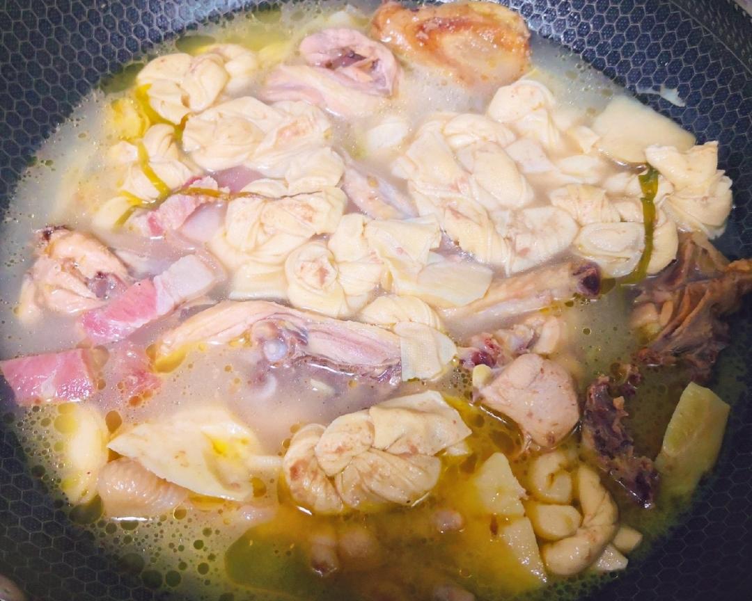 鸡汤版腌笃鲜