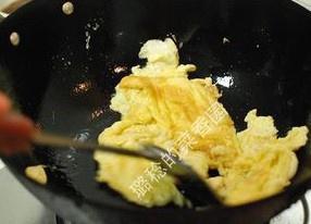 豌豆尖煎蛋汤的做法 步骤5