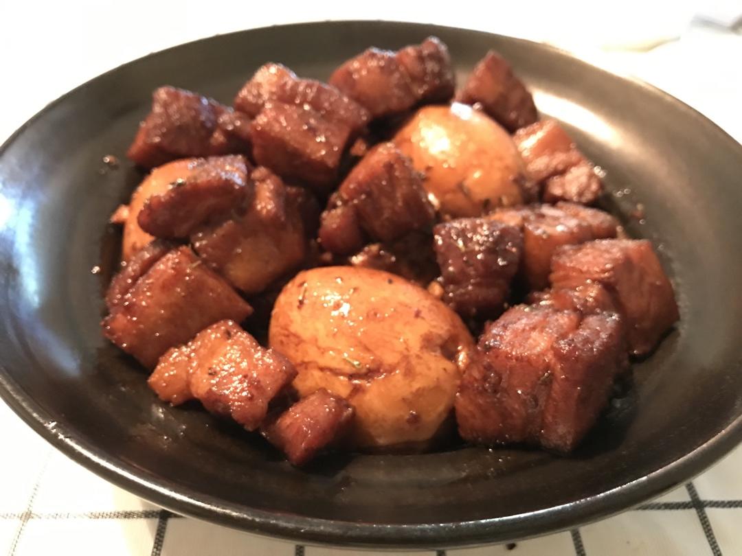 大口吃肉