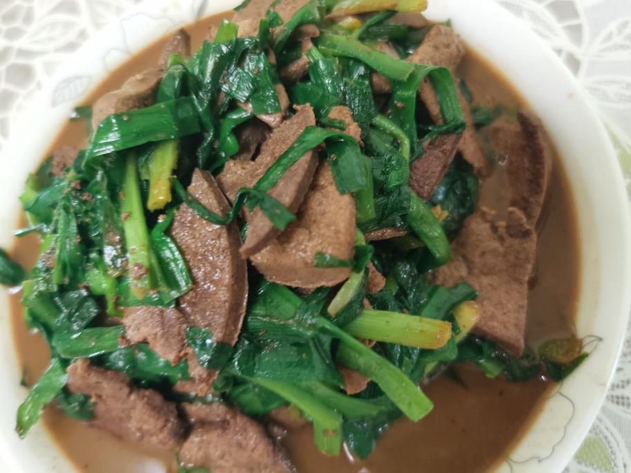 家常韭菜炒猪肝