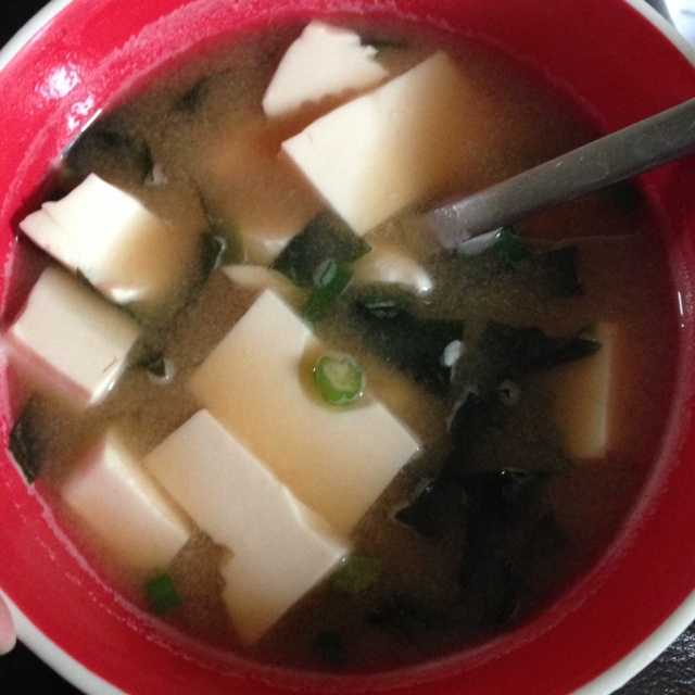 豆腐裙带菜味噌汤