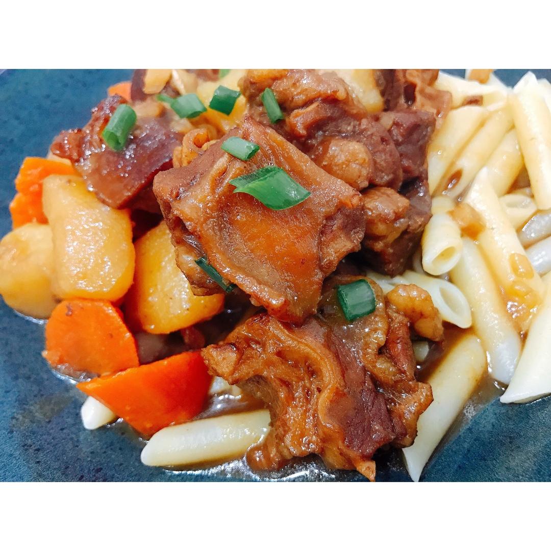 土豆牛腩焖饭