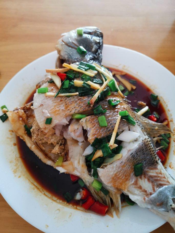 清蒸鲈鱼，三步搞定！