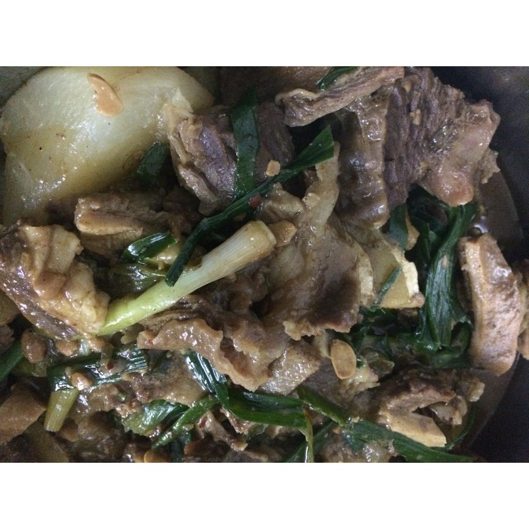 广式萝卜牛腩煲