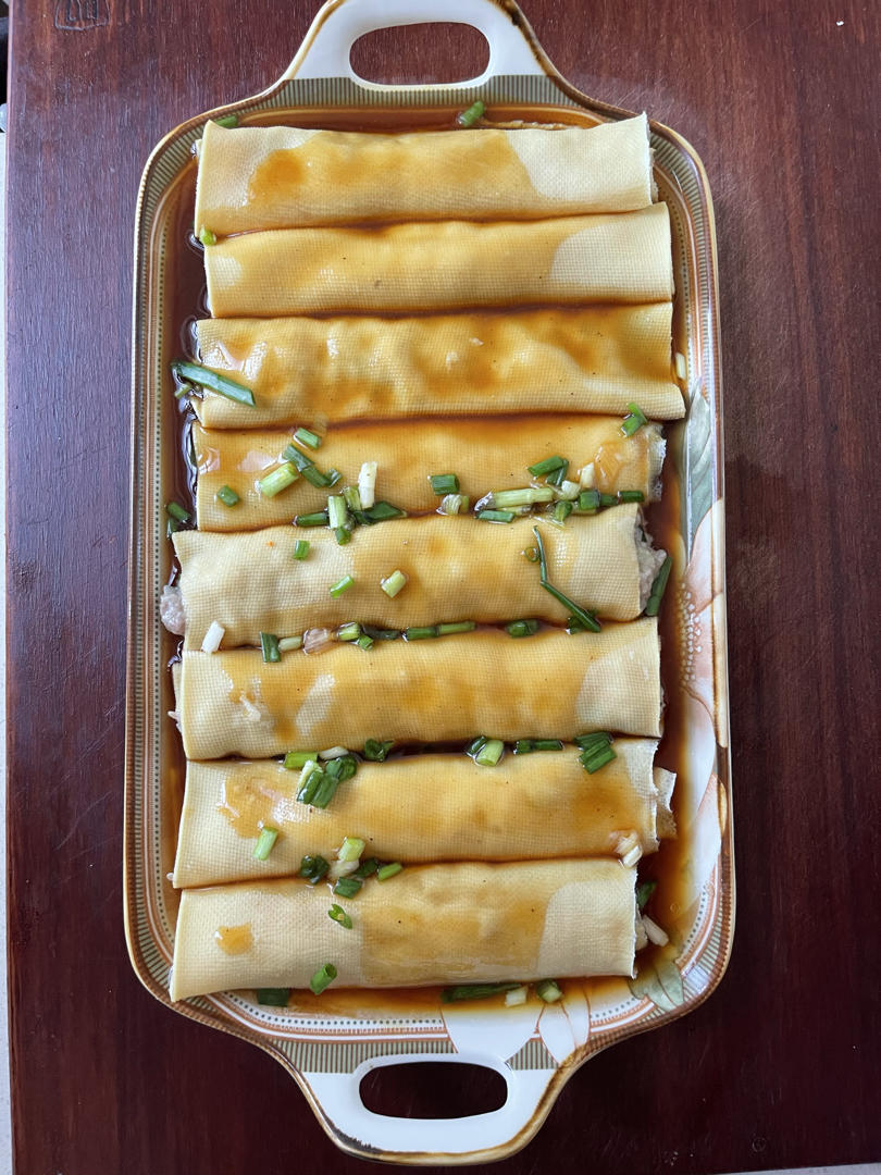 财哥lc做的回味无穷的千张肉卷