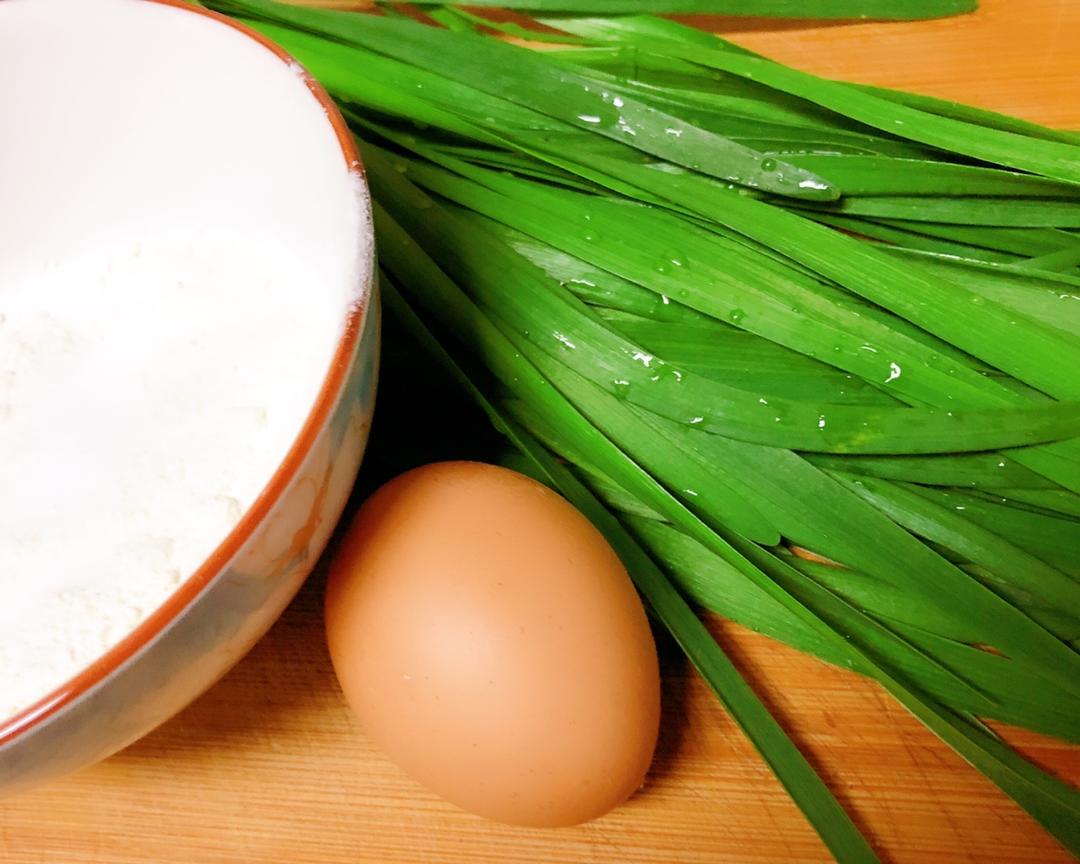 韭菜鸡蛋薄饼的做法 步骤1