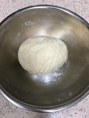 只需一次发酵---松软奶香香肠包的做法 步骤1