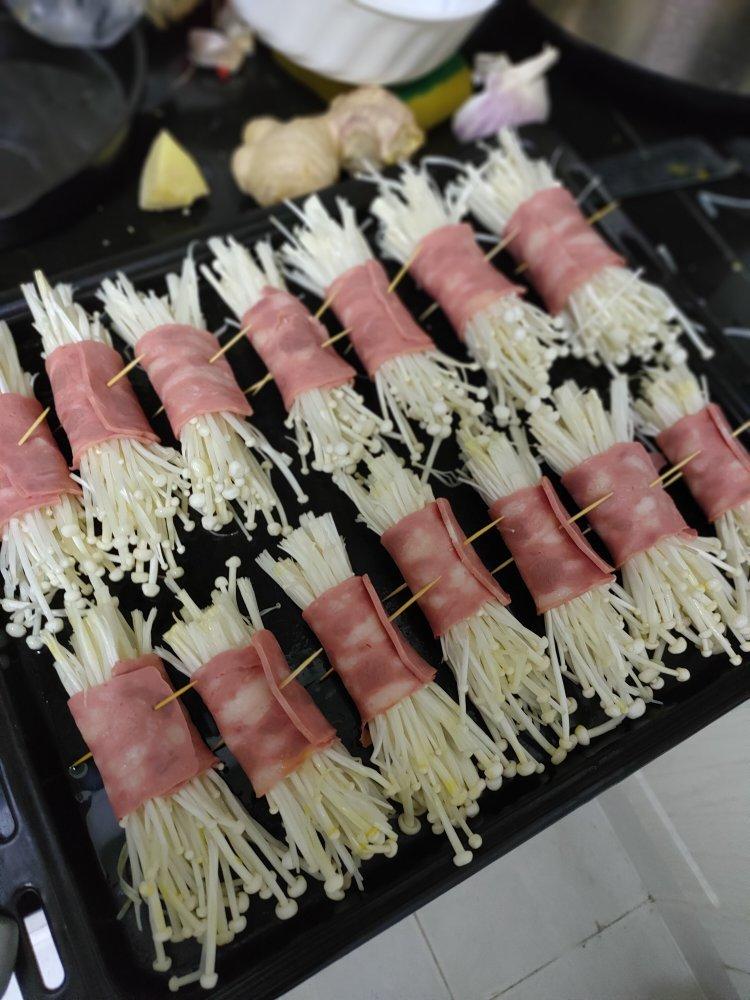 香煎培根金针菇卷