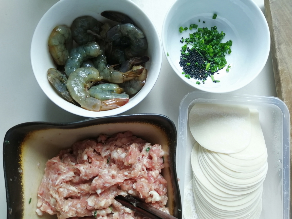 大虾锅贴的做法 步骤2