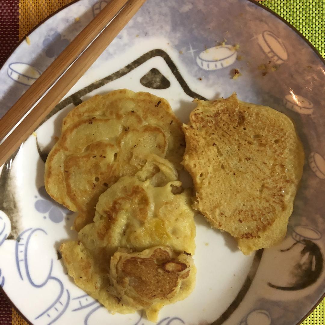 【减脂早餐】无油香蕉松饼（超简单）