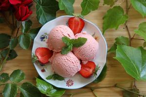 草莓酸奶冰淇淋/雪糕 Erdbeer-Joghurt-Eis的做法 步骤11