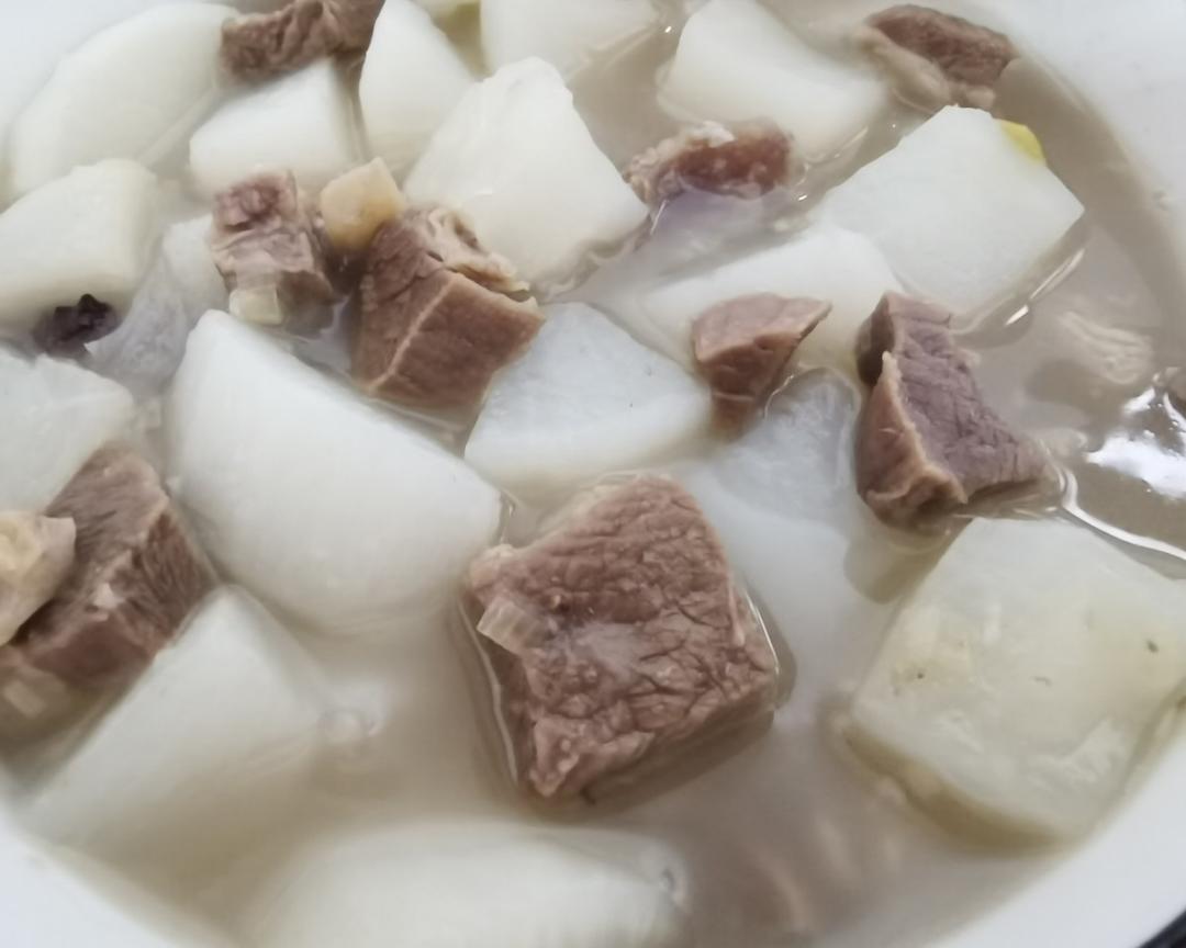 萝卜炖牛肉的做法