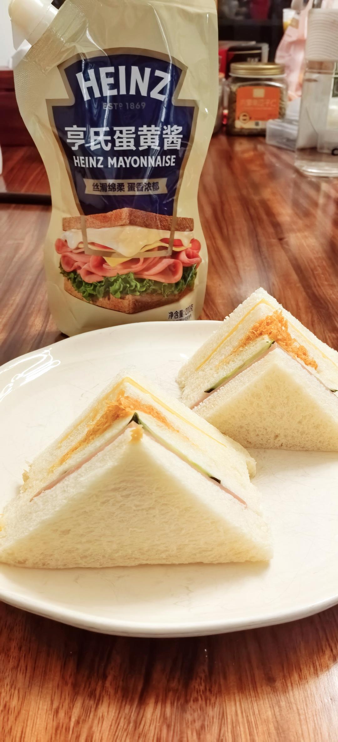 低卡黄瓜鸡蛋三明治｜健康清爽快手早餐