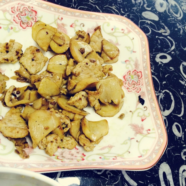 杏鲍菇炒肉片