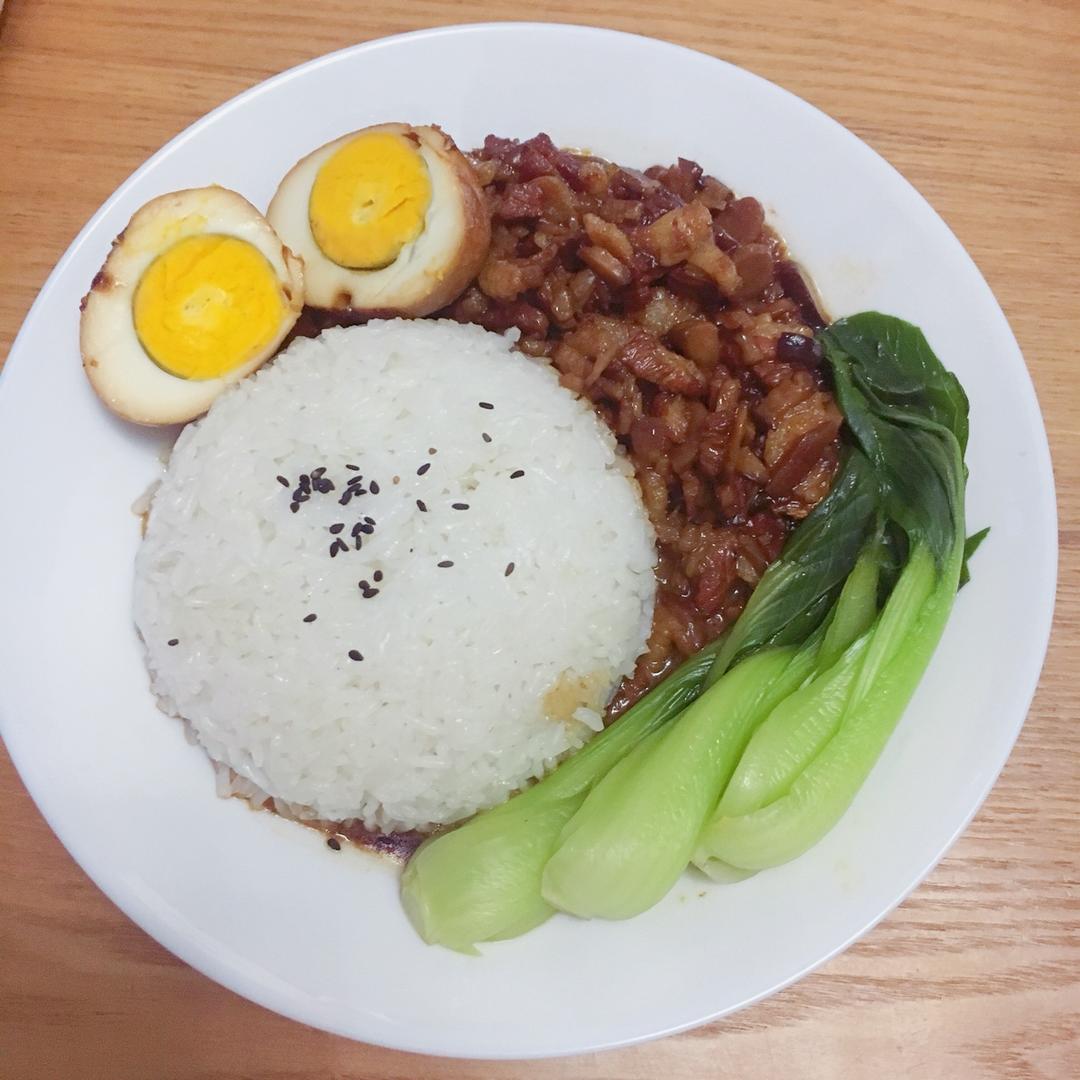 洋葱酥卤肉饭