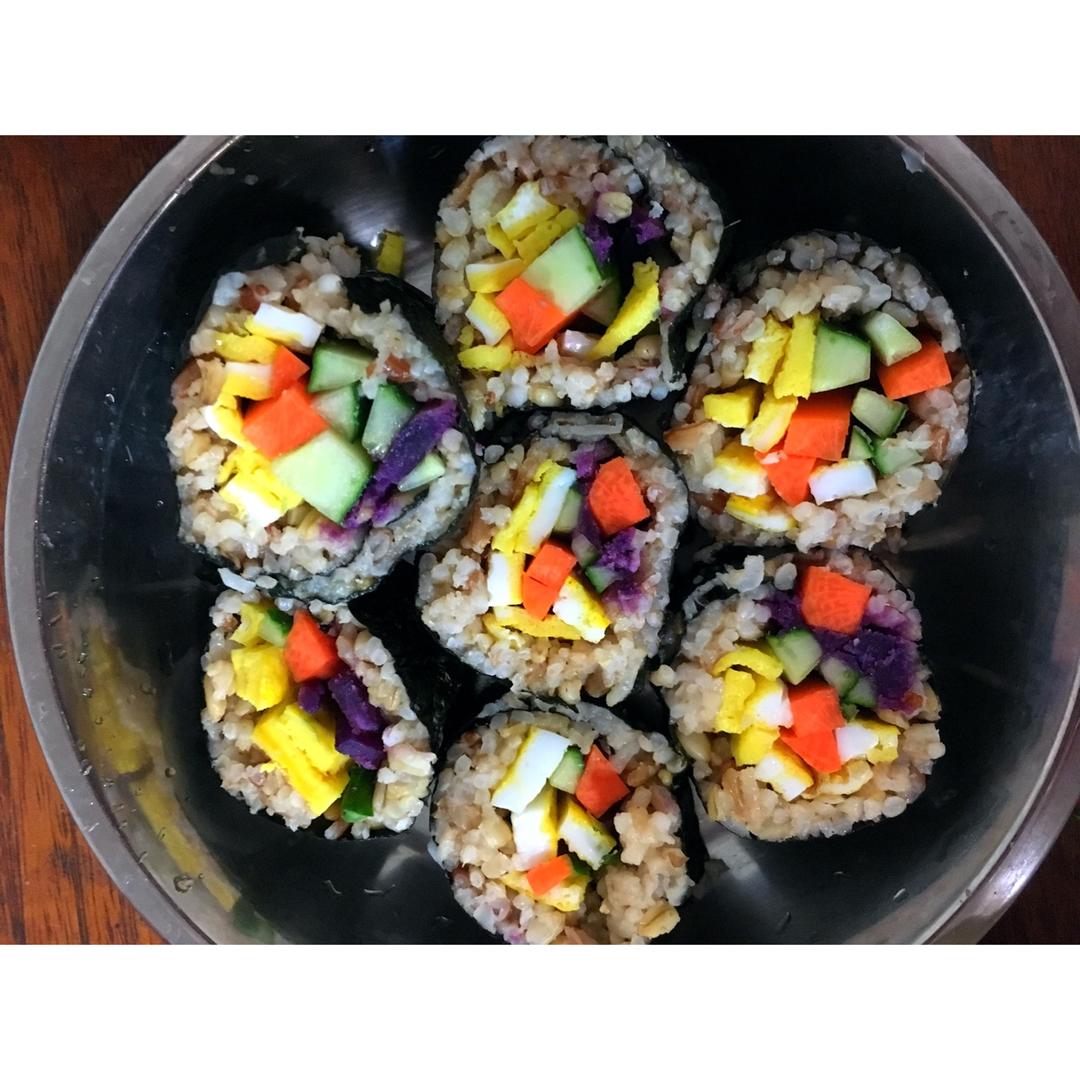 紫菜卷寿司