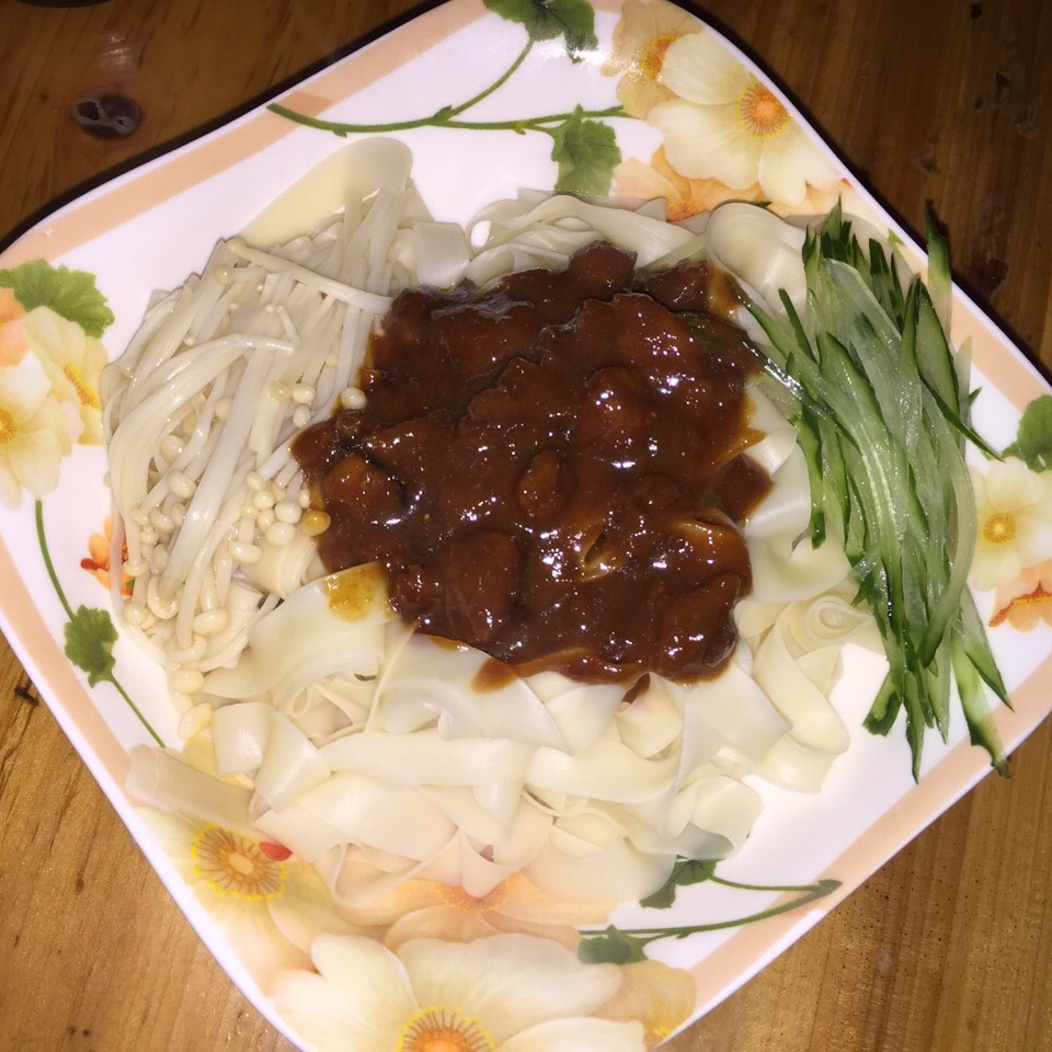 炸酱面 Zhajiangmian