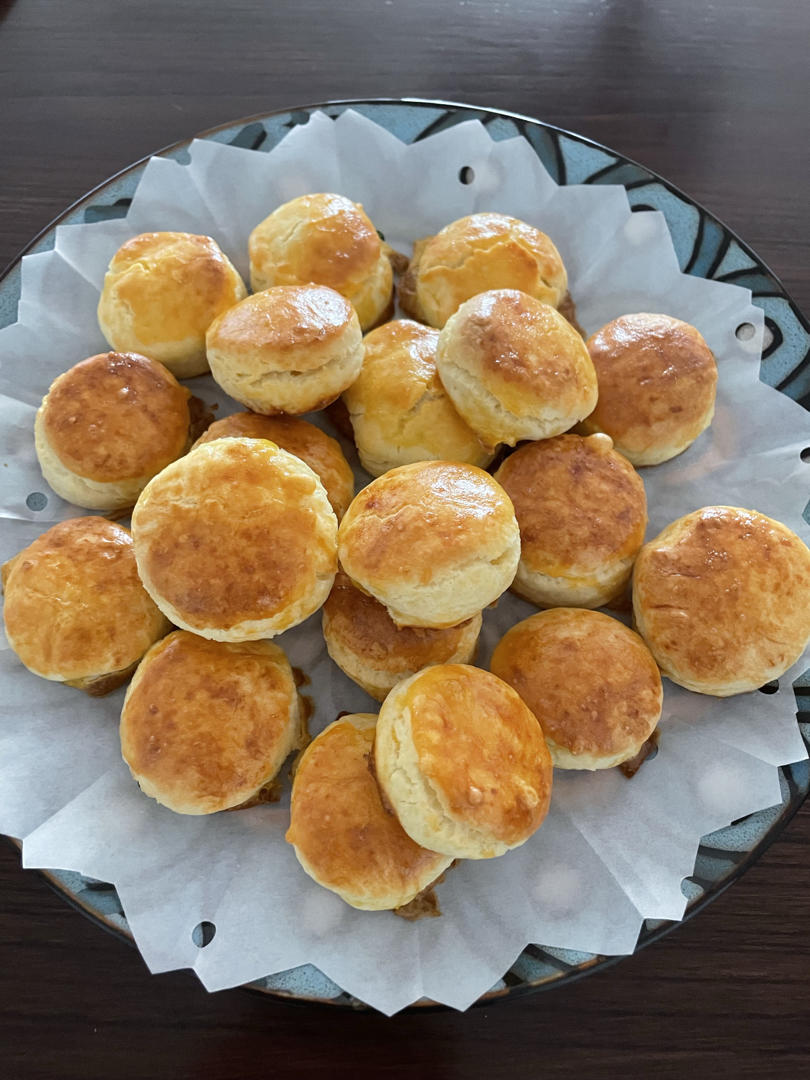 【视频】3分钟 奶油司康Scone(可能是世界上最快手的司康) 消耗淡奶油～