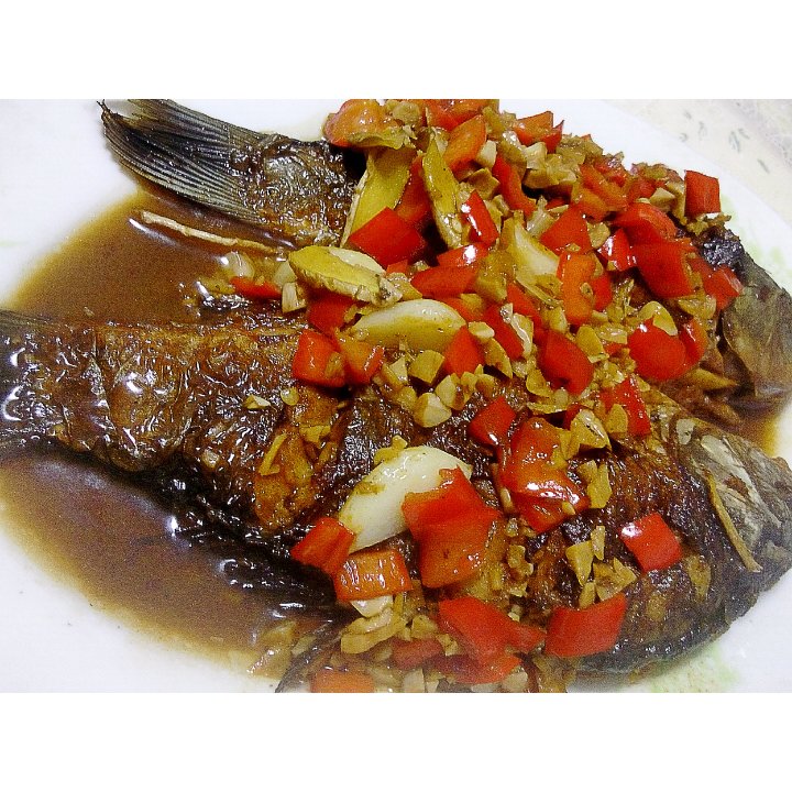 就叫我初和做的私房红烧鲫鱼