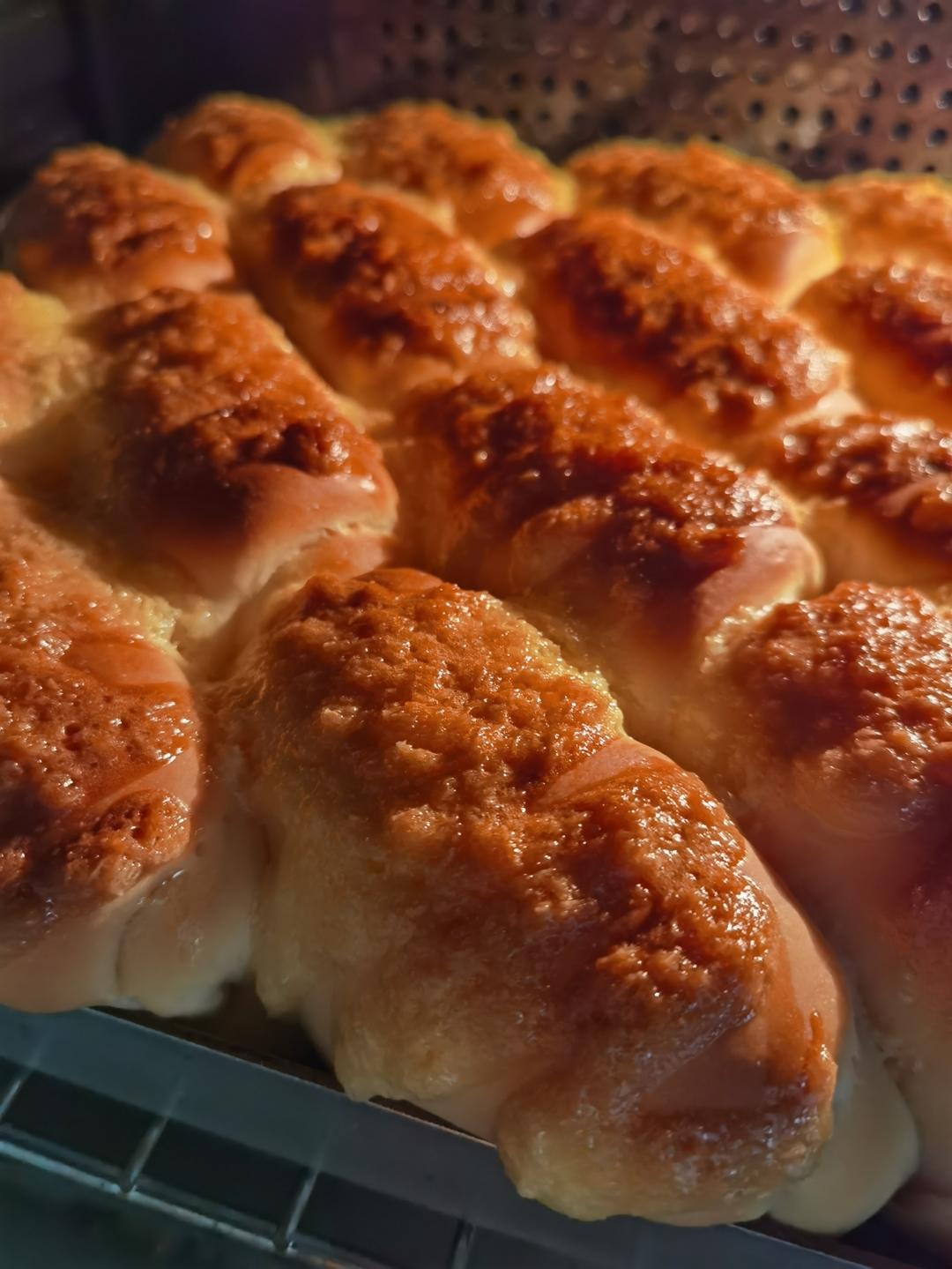 椰蓉面包这么做，不出油松软又好吃，是我理想中餐包的样子！