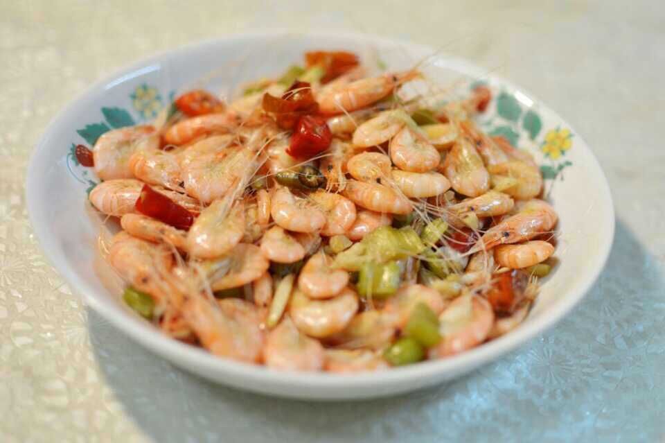 爆炒小河虾